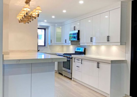 549 Perth Ave Photo 10